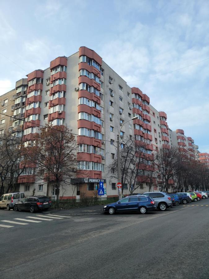 Ferienwohnung Quiet, Relaxing, Family Friendly Bukarest Exterior foto