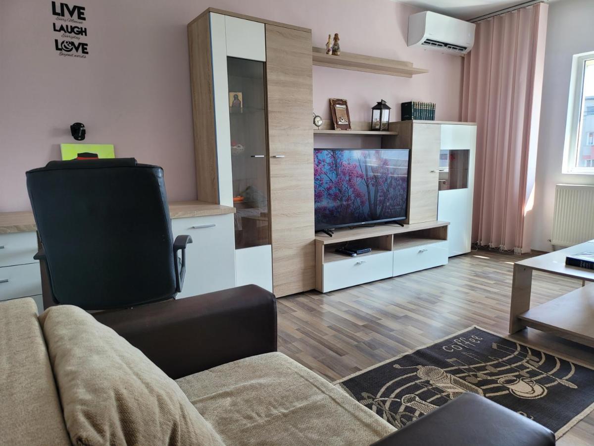 Ferienwohnung Quiet, Relaxing, Family Friendly Bukarest Exterior foto