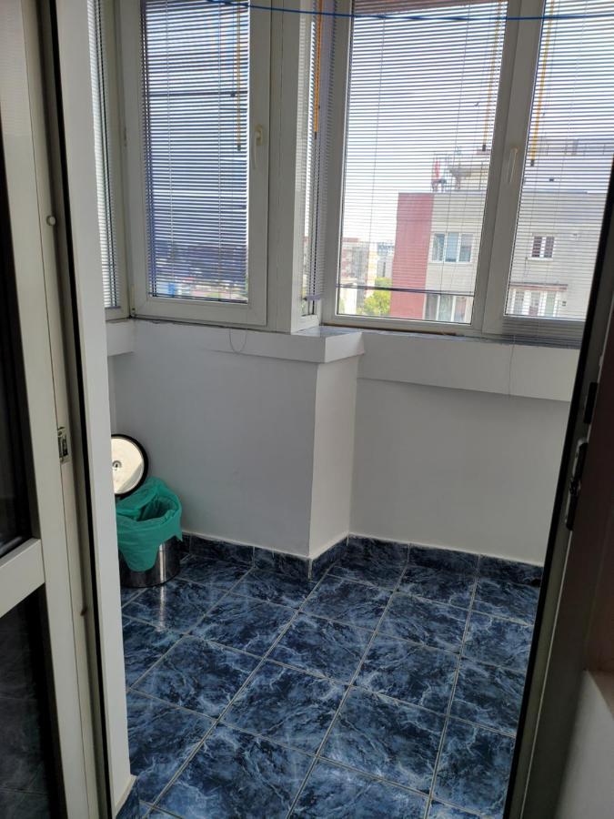 Ferienwohnung Quiet, Relaxing, Family Friendly Bukarest Exterior foto