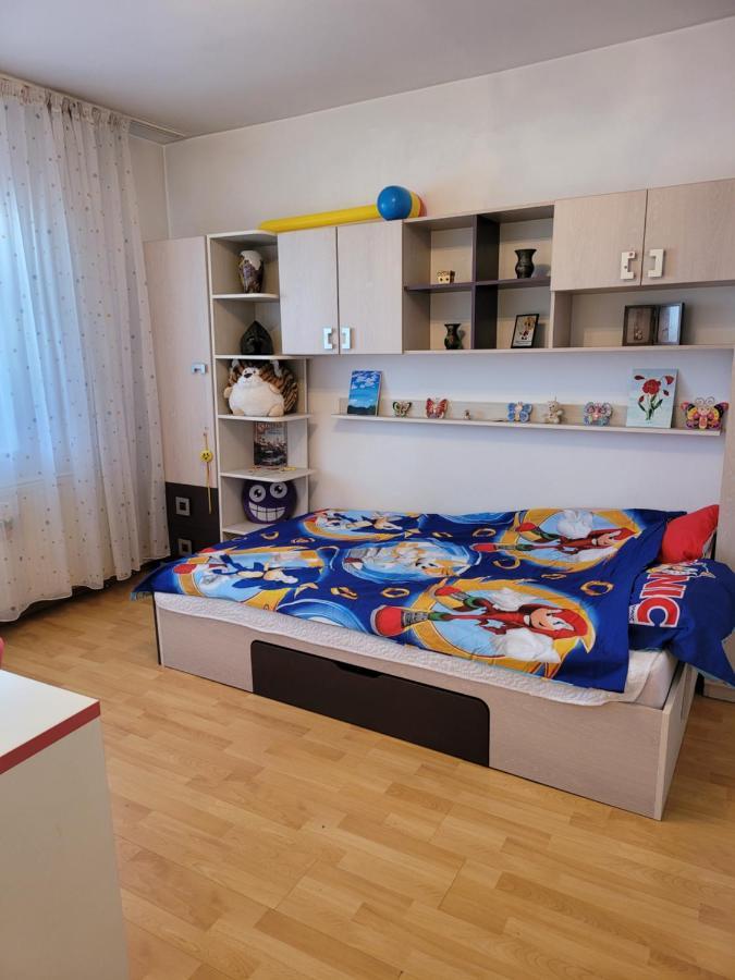 Ferienwohnung Quiet, Relaxing, Family Friendly Bukarest Exterior foto